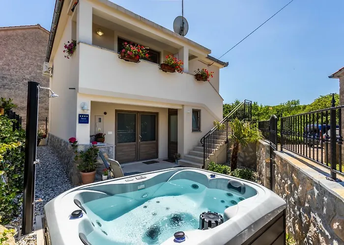 Relax Village Home Mare