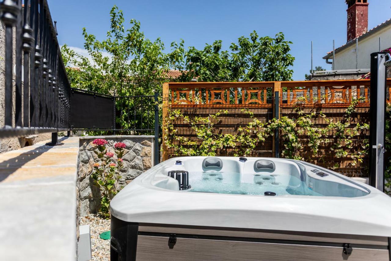 Relax Village Mare Krk Town